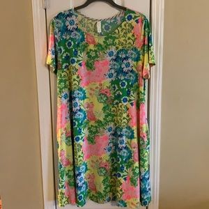 Women’s Honeyme floral dress, size large.
